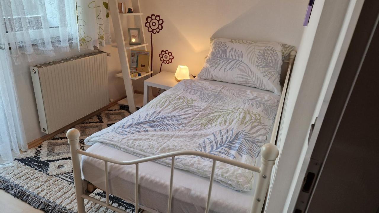 Ferienwohnung Edeltraud, Fusslaeufig Zum See Und 20 Minuten Vom Skigebiet Entfernt Dobriach Exterior photo